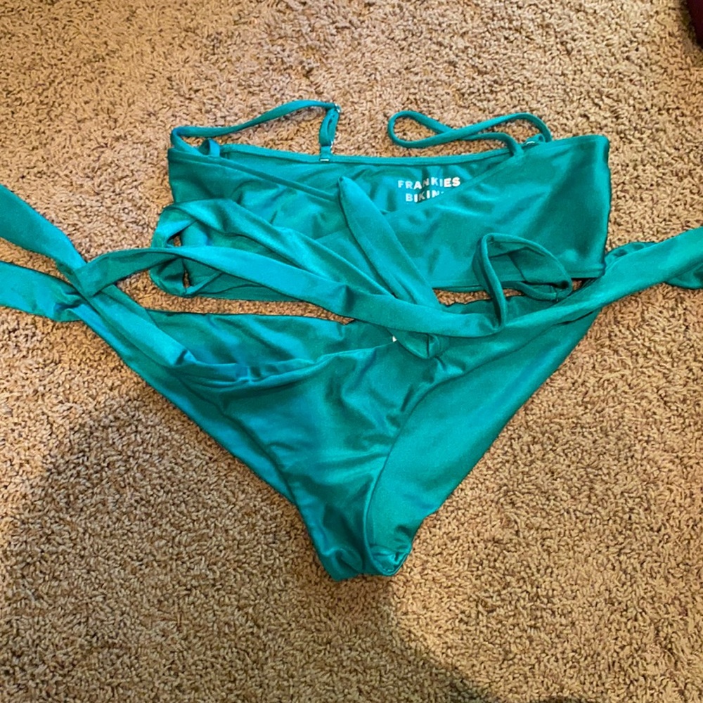 Frankie’s bikini everglade set top S bottom M